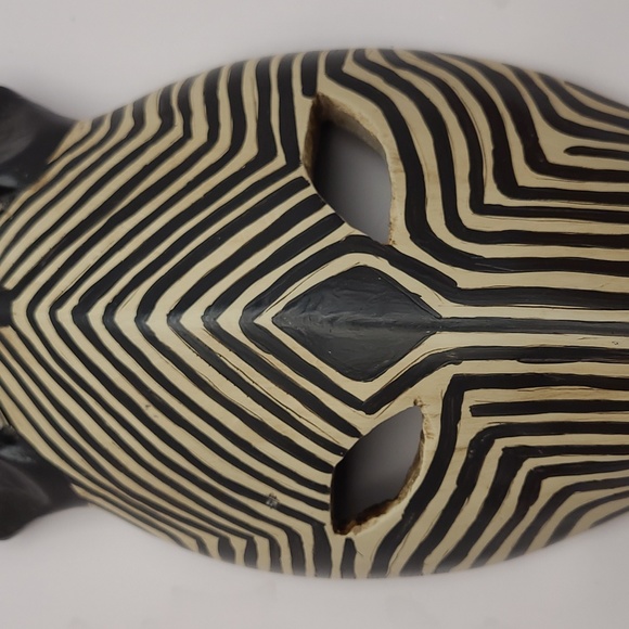 Handpainted Zebra mask wall hanging - Picture 3 of 10